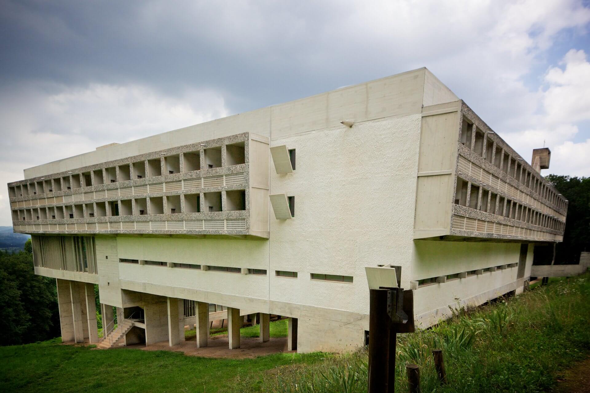 Sainte-Marie de La Tourette | Bild: Aurelien Guichard (flickr.com) | Lizenz: CC BY-SA 2.0 (https://creativecommons.org/licenses/by-sa/2.0/)