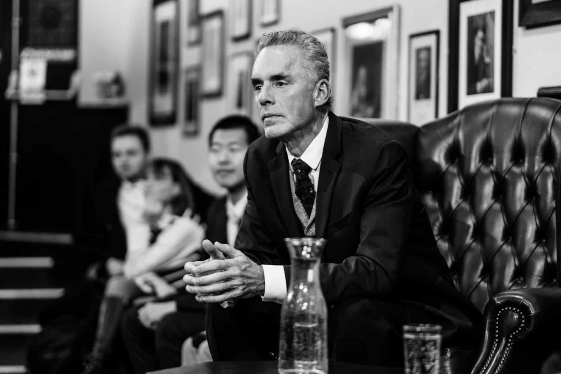 Jordan Peterson | Bild: Chris Boland – Jordan Peterson - Cambridge 2021 (https://flickr.com/photos/chrisboland/with/51702970187/) Lizenz: CC BY-NC-ND 2.0 (https://creativecommons.org/licenses/by-nc-nd/2.0/)